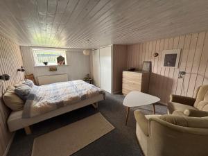 6 person Holiday Inn