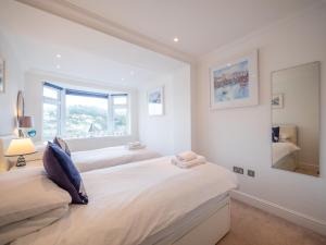 Riverside Apartment with Stunning River Dart View