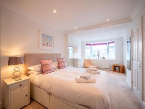 Riverside Apartment with Stunning River Dart View