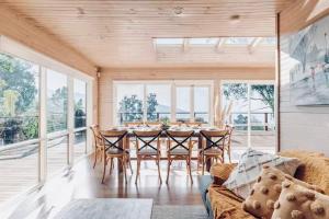 Villa with Spa and Breathtaking Views of Dandenong Ranges