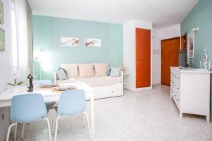 AL01 Estudio 250 m de playa de Fenals, Costa Brava