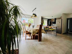 Maisons de vacances Le Gite des Marais Charming Holiday Home with Garden in Carentan-les-Marais : photos des chambres