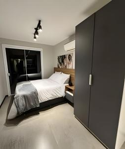 Viva Porto Alegre como ela realmente é: com charme, cultura e gastronomia a poucos passos!! Hospede-se no Belgrávia1756