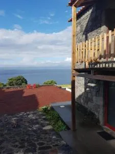 Room in Guest room - Astonishing Double Room in Sao Roque do Pico - Велаш