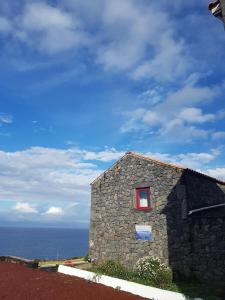 Room in Guest room - Astonishing Double Room in Sao Roque do Pico