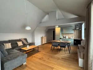 The Nest Beneath The Citadel - 莱斯诺夫