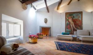 Ghetto Luxury Design Apartment