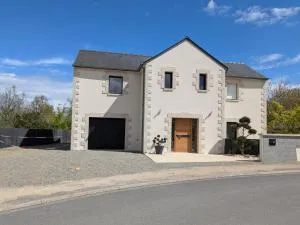 Maison familial dans le golf - Lanhélin