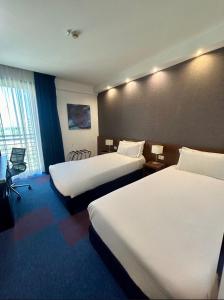 Twin Room room in Holiday Inn Express Rome East