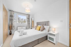Saughton Suite with views of Water of Leith