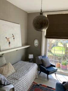 Beautiful, airy flat with Park views