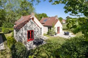 Vacation house with sunny garden near lake - Weurt