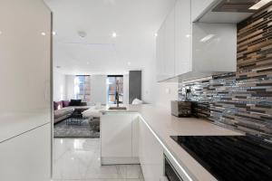 Modern Open-Plan Studio in Central London W1T Sleeps 3