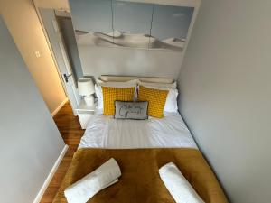 Rafiki Springs - Luxury 5-Bed Home in Milton Keynes