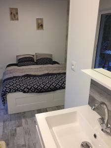Villas Villa Lunel 250 m2 -axe Montpellier-Grande Motte : photos des chambres