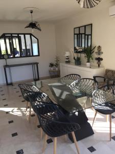 Villas Villa Lunel 250 m2 -axe Montpellier-Grande Motte : photos des chambres