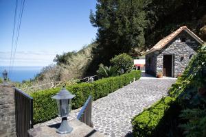 Casa de pedra na natureza - Portas da Levada B