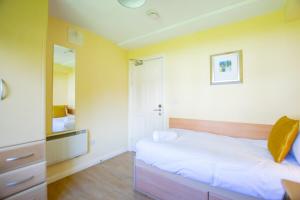 33 - Spacious 2 Bed Apt, Sleeps 5