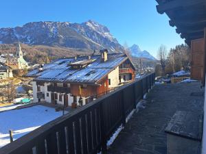 Comodo e luminoso, splendida vista su Cortina