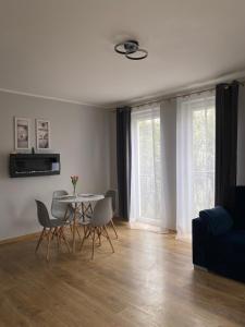 OSOWA DUŻY APARTAMENT 51m2! 10 minut od lotniska!