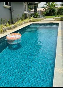Sun-kissed Emerald 4 bedroom villa