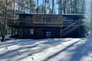 Swaying Pines Estate - Three Lakes