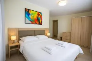 HoliApart Willa Stenga - Przy lesie, taras, plac zabaw, grill - 库瑞尼卡慕斯卡