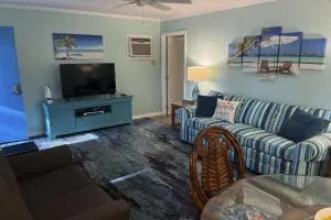 The Stanley Cottage (Downstairs) - Emerald Isle