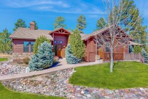 Golf, Trails & Lakes! Dog-Friendly Show Low Home