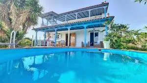 Hydra Bay Seaside Villa with Pool - Plépi