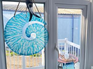 Step n Sea - moments from the town centre and sea