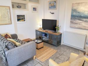 Step n Sea - moments from the town centre and sea