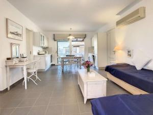 Beach Villa, Swimming pool for 8