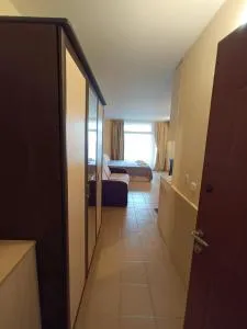 Страхотно студио - 阳光海滩