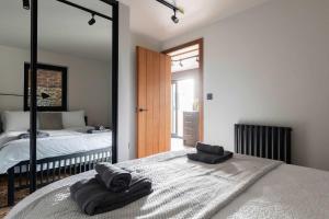 Modern 2-Bed Cabin Near West Wittering Beach