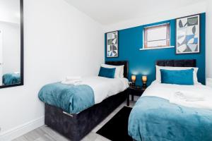 Contractors Wow! 5 Bedrooms 10 Guests Free Parking
