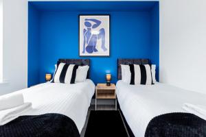 Contractors Wow! 5 Bedrooms 10 Guests Free Parking