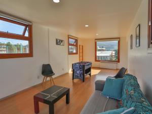 Casa con Quincho, Playroom y jardín en Ushuaia