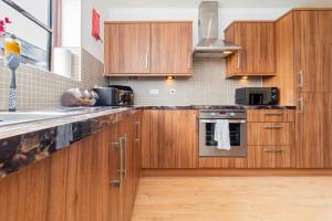 Hospital House 7 Beds Office Free Parking