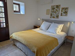 Maisons de vacances Mas traditionnel a Gordes en pleine nature : photos des chambres