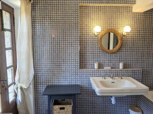 Maisons de vacances Mas traditionnel a Gordes en pleine nature : photos des chambres