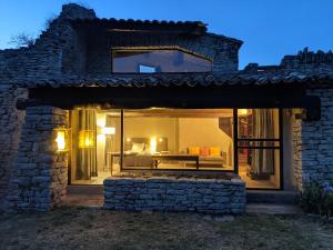 Maisons de vacances Mas traditionnel a Gordes en pleine nature : photos des chambres