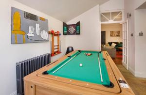 Hot Tub - Pool Table, Central
