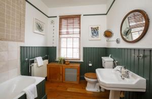 Hot Tub - Pool Table, Central