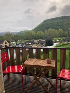 Duplex-Au château ambulant-au bord de la Dordogne