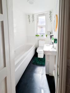 Cozy 2BR Flat Near Twickenham Stadium for Families