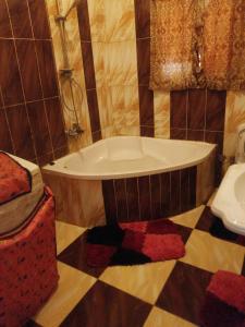 Mego pyramids view inn