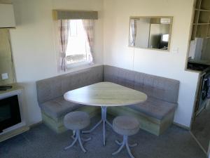 Kingfisher New Horizon KF 8 Berth heated Close to site entrance