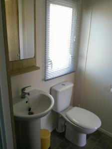 Kingfisher New Horizon KF 8 Berth heated Close to site entrance