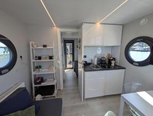 Comfi Winter houseboat Eclipse Monnickendam